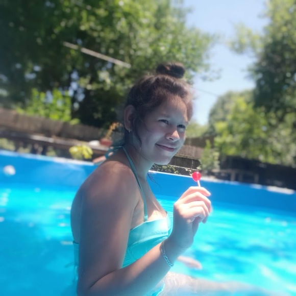 Meet your Posher, Jocelyn - Picture 1 of 1